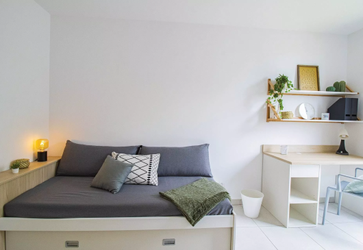 Studio apartment + services