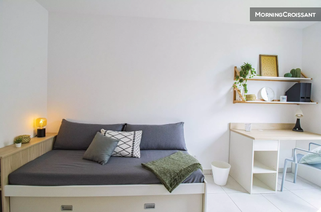 Studio apartment + services