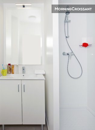 Furnished studio in residence