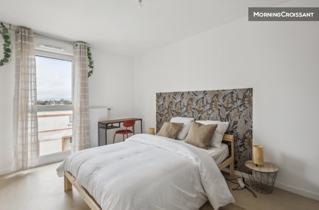 Chic and spacious apart with parkin