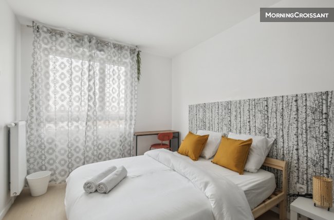 Chic and spacious apart with parkin