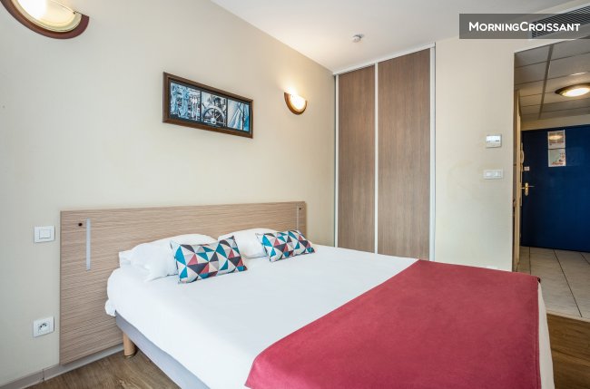 Beautiful studio with hotel service