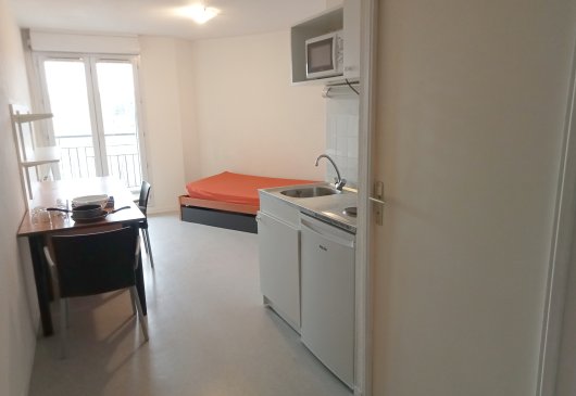 Fully equipped studio with balcony