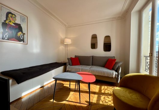 Charming T2 flat, quiet and bright