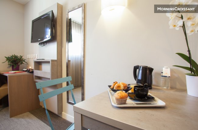 Beautiful studio with hotel service