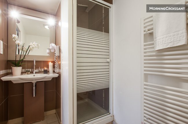 Beautiful studio with hotel service