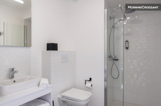 Furnished studio double bed