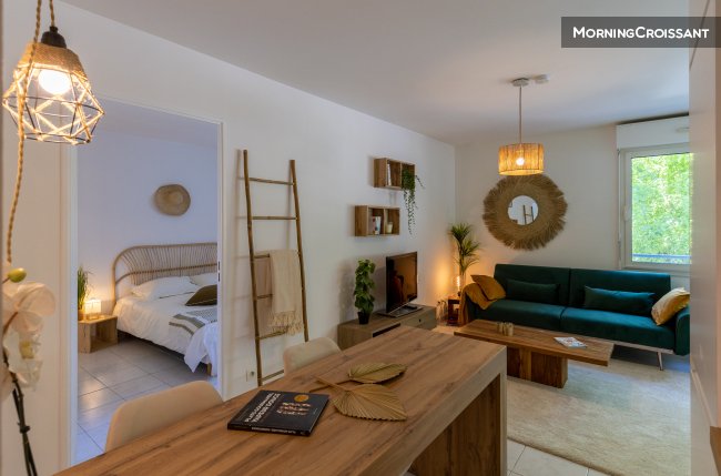 T2 with balcony -luxury condominium