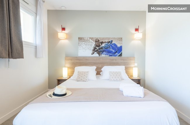 Double bed studio Cannes