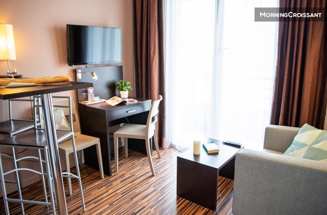 1BR apt in wooded park