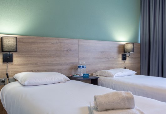 Twin beds studio