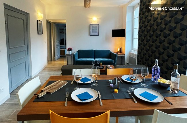 Contemporary flat