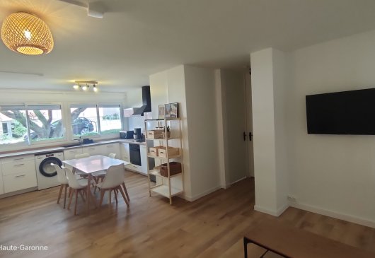 Flat sharing T4 tram Ancely