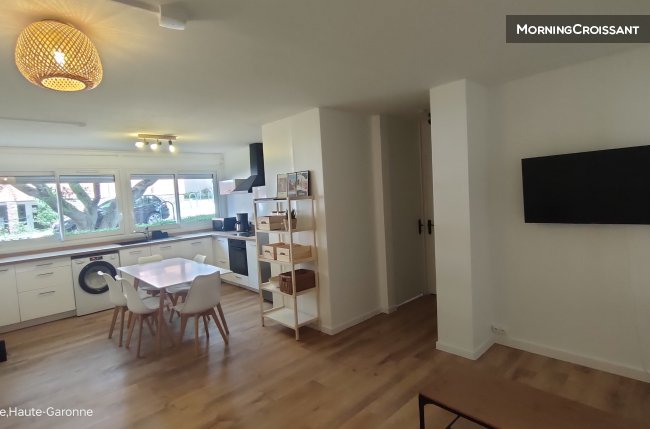 Flat sharing T4 tram Ancely