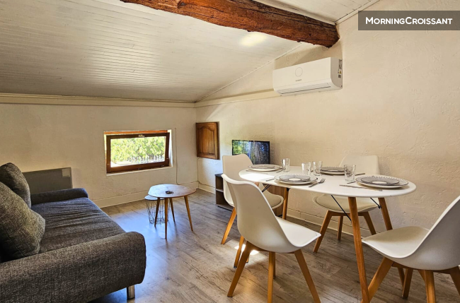 2-bedroom flat with air-con