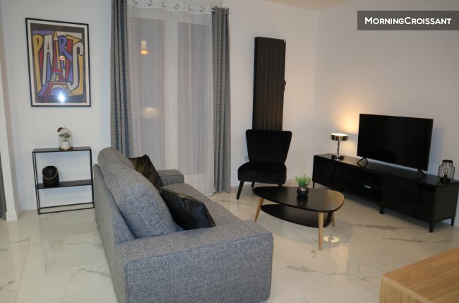 At 400 M from INSEAD -Flat 57 sqm