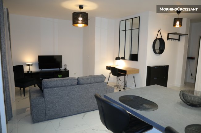 At 400 M from INSEAD -Flat 57 sqm