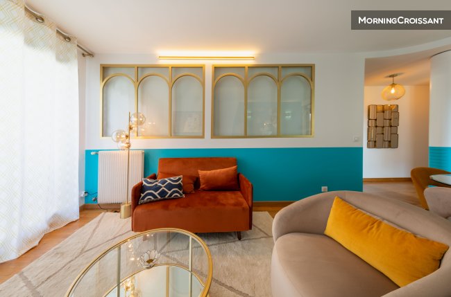 Bright Art Deco flat