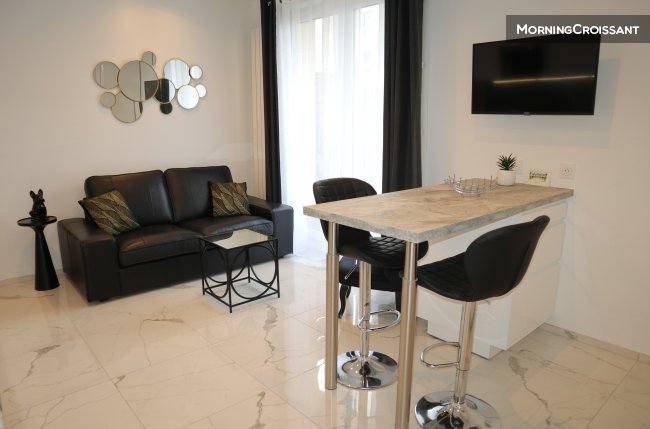 AT 400m from INSEAD - Flat 35 sqm