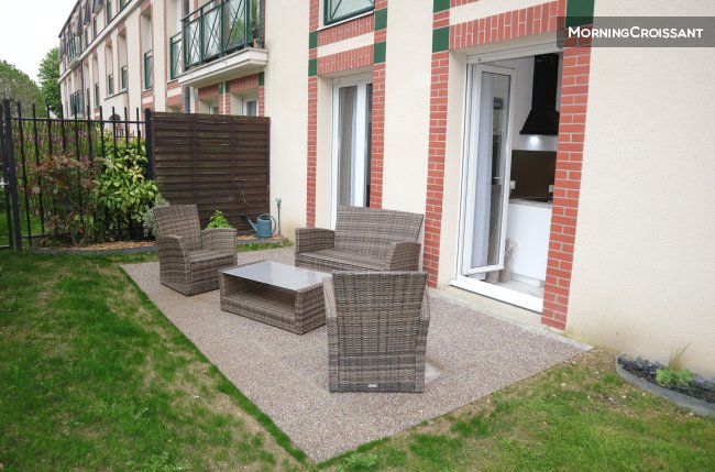 AT 400m from INSEAD - Flat 35 sqm