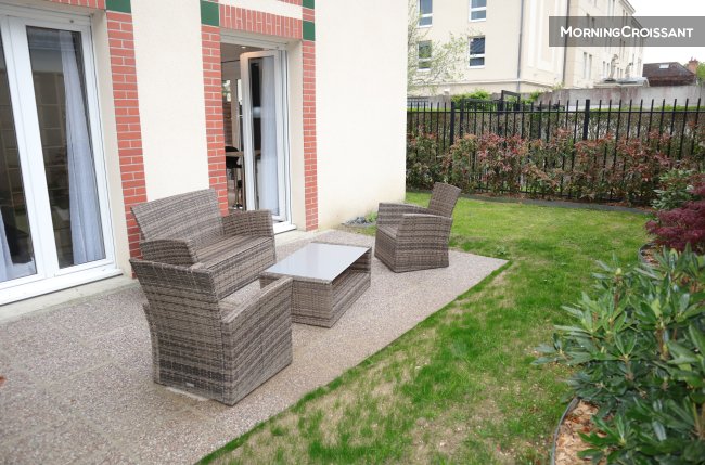 AT 400m from INSEAD - Flat 35 sqm