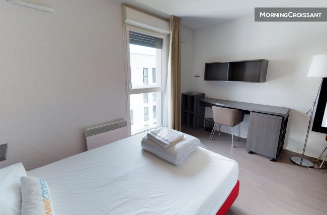 T1 in an ideally located residence
