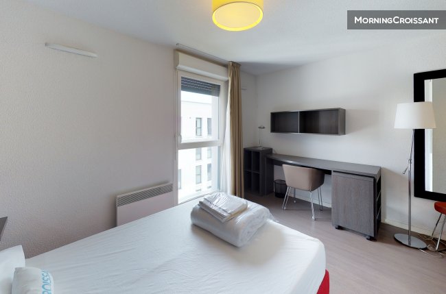 T1 in an ideally located residence