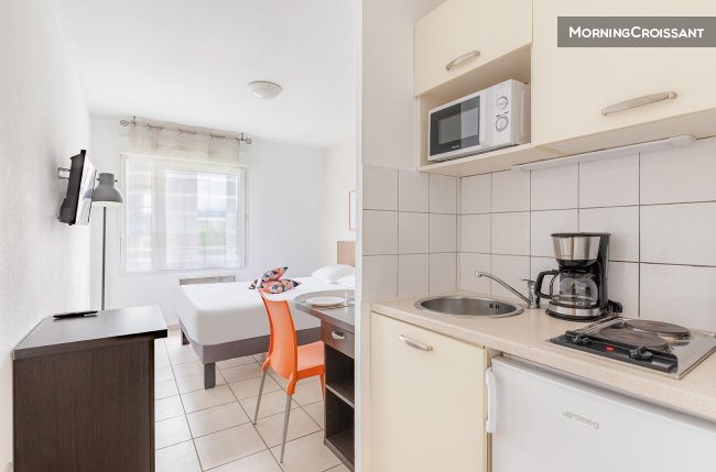 Beautiful studio with hotel service