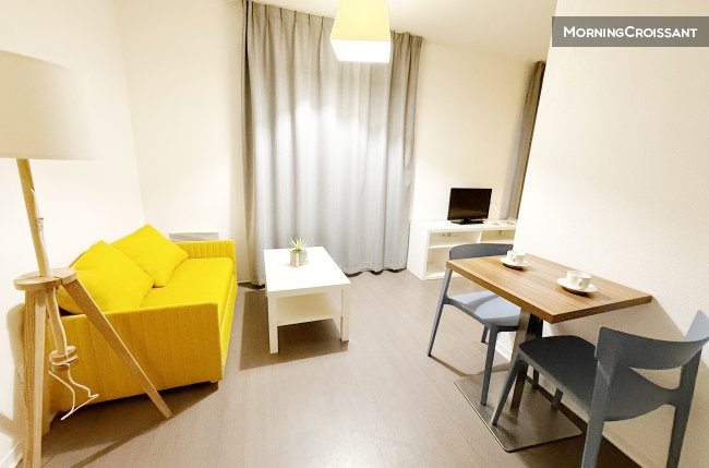 Large studio in residence