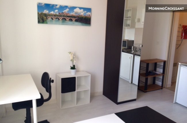 Studio equipped in centre - metro A