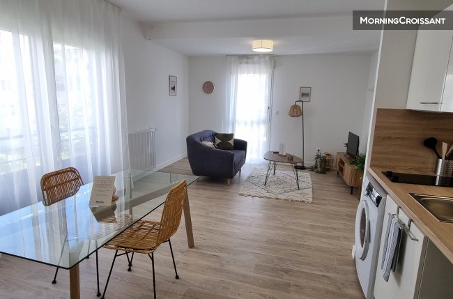 Large studio 38m2 near Paris