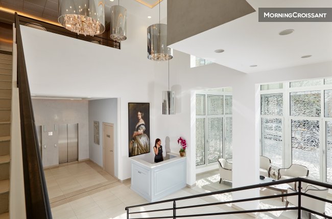 Furnished flat in residence