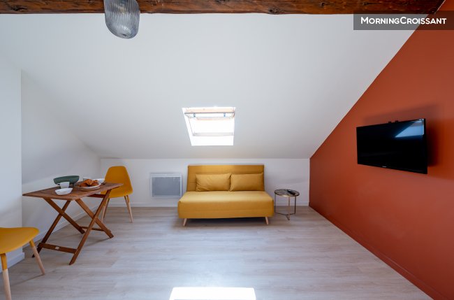 Spacious, renovated, furnished T2