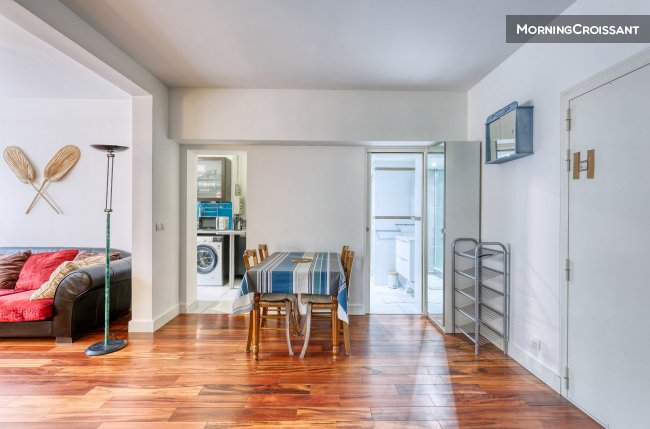 Comfortable T3 in Courbevoie