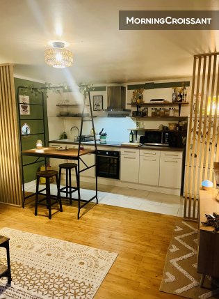 Quiet flat with terrace