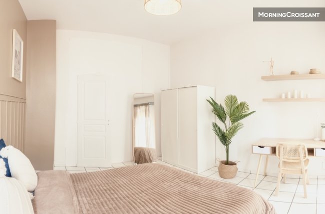 Bright 14 m² bedroom - ST85