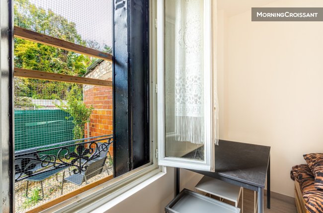 Bondy furnished apartment for 4