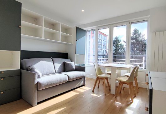 Cosy flat with private parking