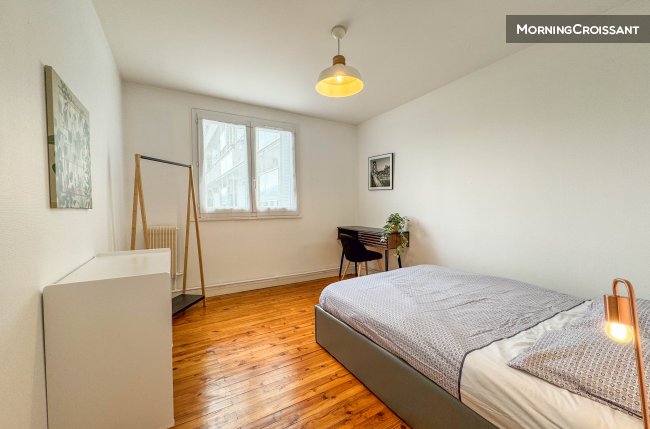 Fully furnished flat sharing