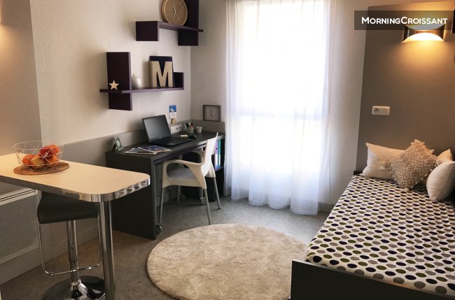 Modern furnished-equipped studio