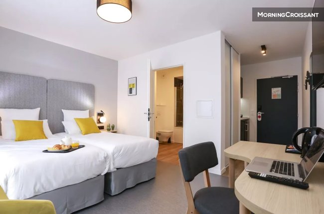 Furnished studio with all mod cons