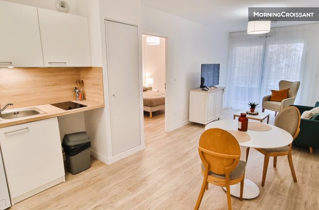 Large studio near Paris