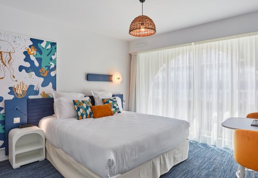 Furnished studio in residence