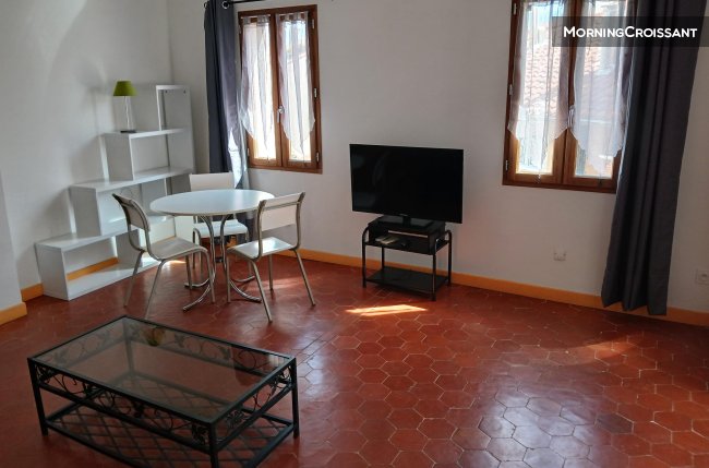 Large bright T2 with terrace