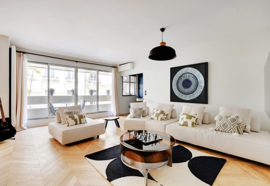 Flat with terrace