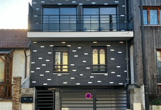 Complete residence consisting of 3