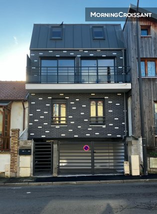 Complete residence consisting of 3