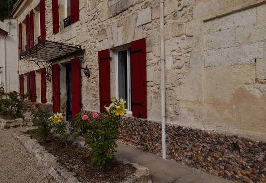 Furnished flat on banks of Garonne