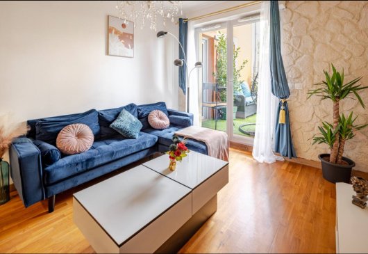 Modern apartment close to Paris