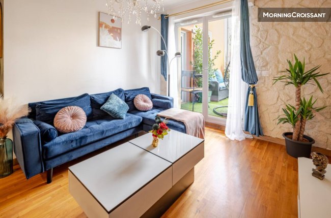 Modern apartment close to Paris